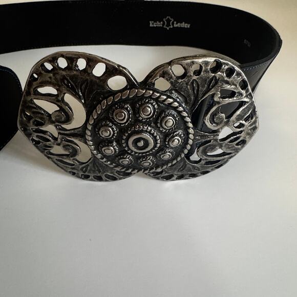 Echt Leder Genuine Leather Floral Embroidered Belt with Silver Tone Buckle - Picture 3 of 4